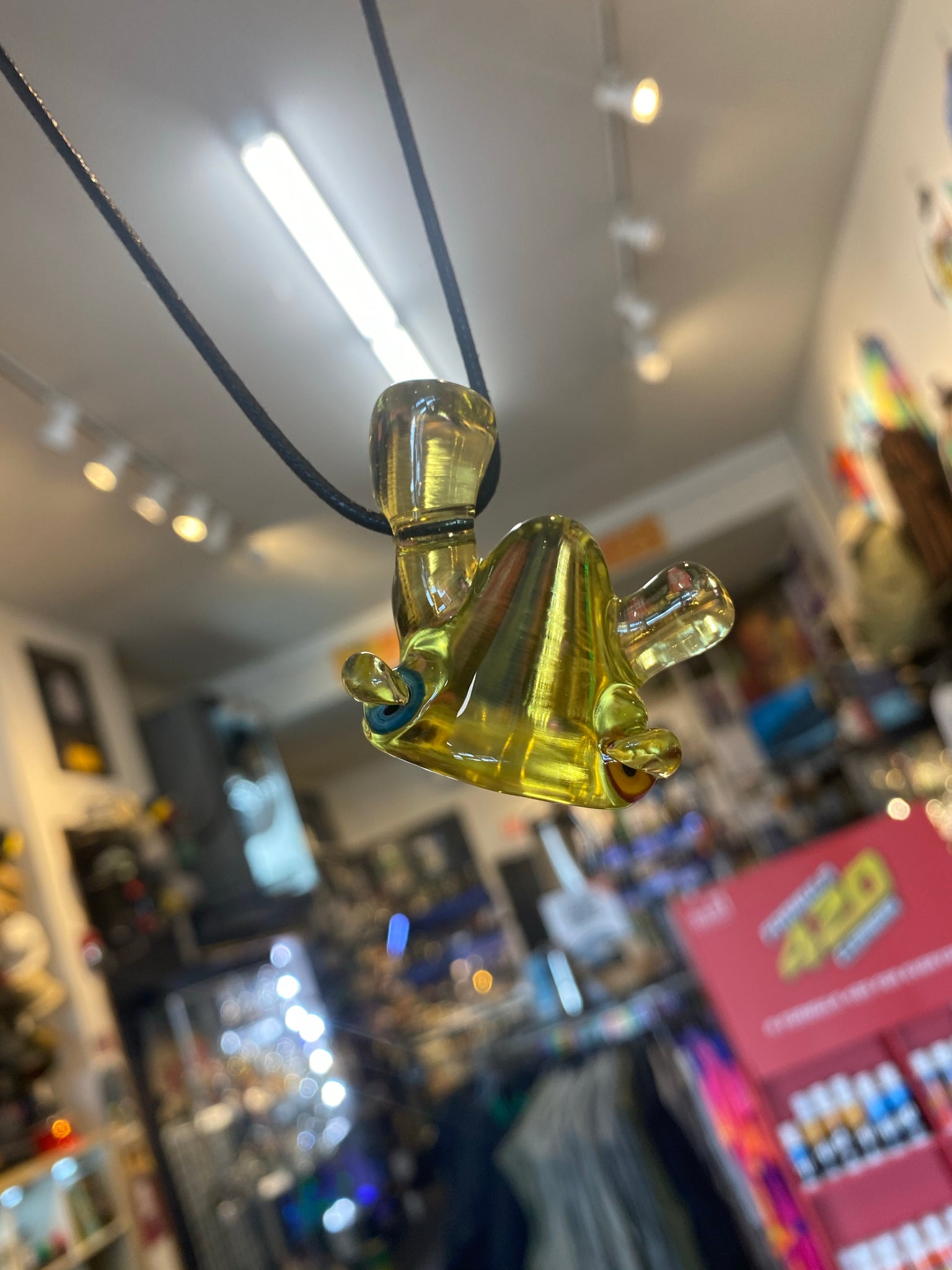 Lerk The World phaze head pendant