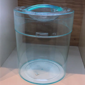 Vacuum sealed container